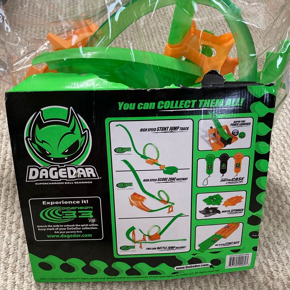 Green and Orange Building Toy Set with Curved and Circular Pieces